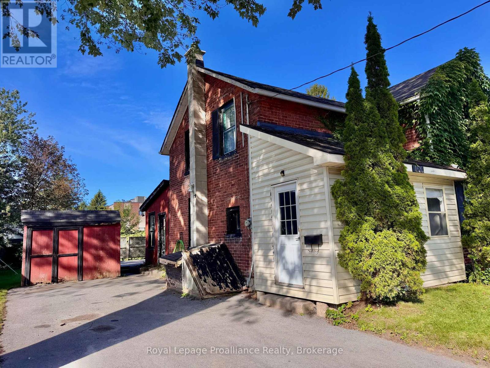 166 BURNHAM STREET - 5