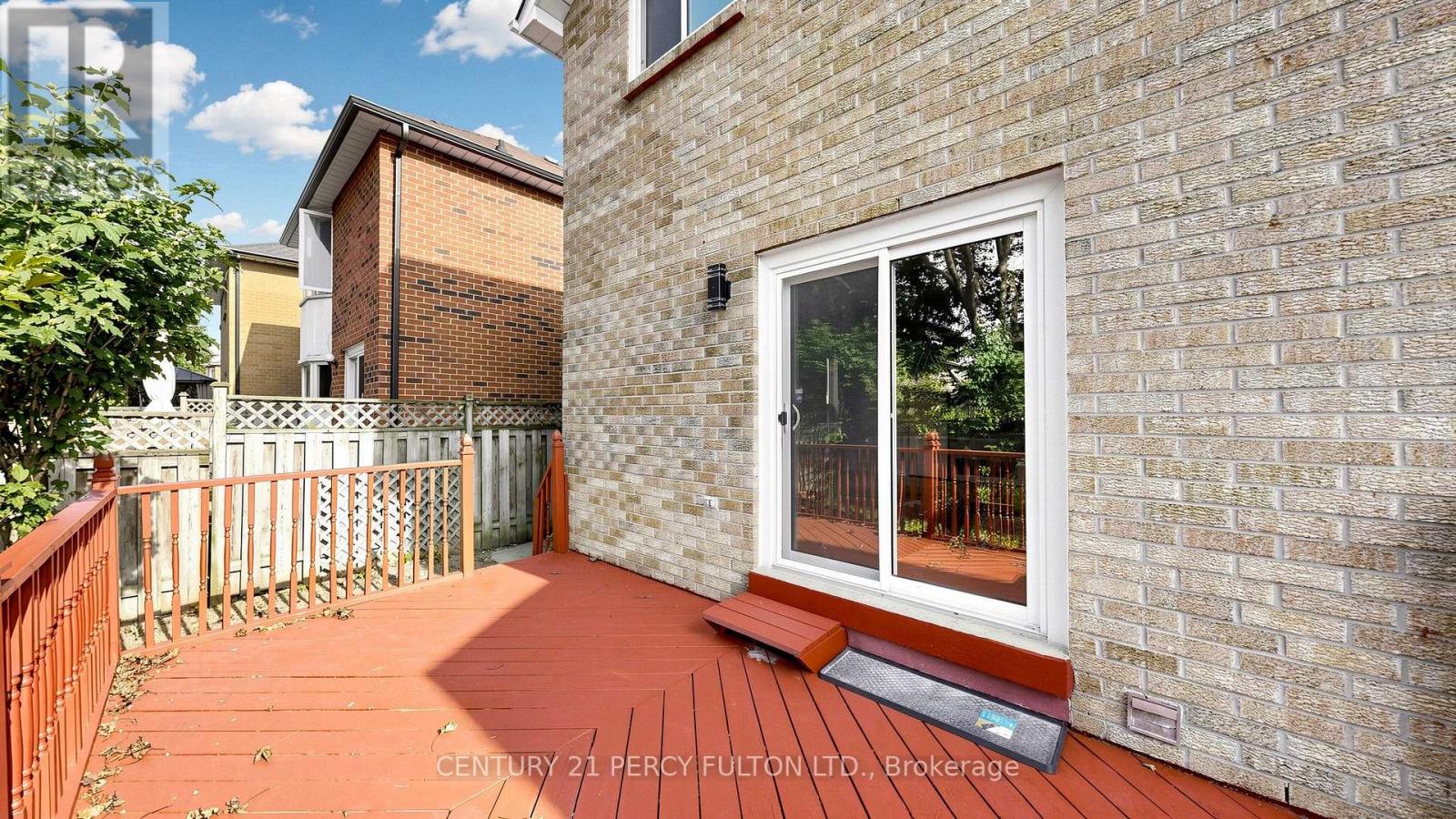 18 TIPTON CRESCENT - 47