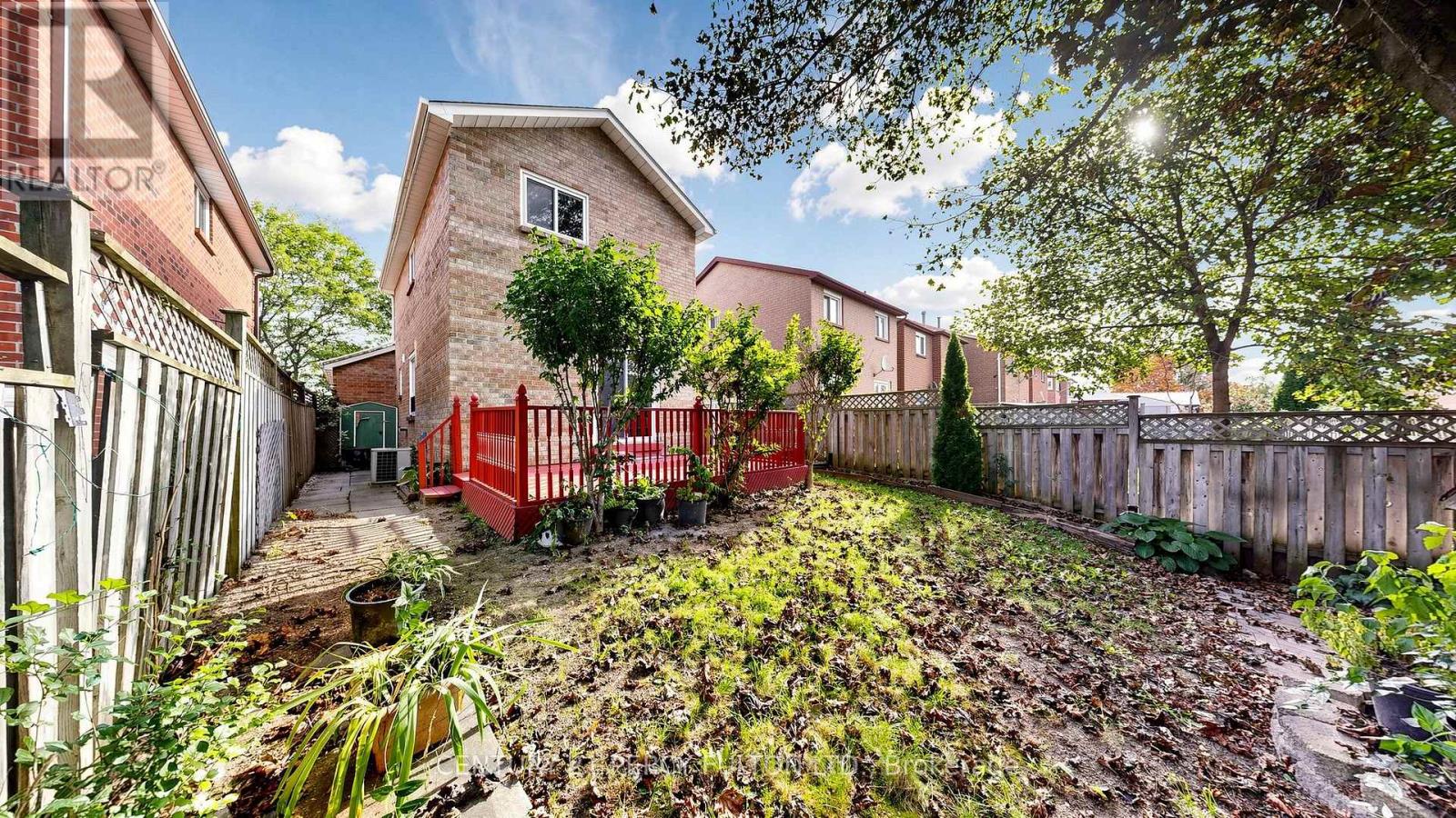 18 TIPTON CRESCENT - 48