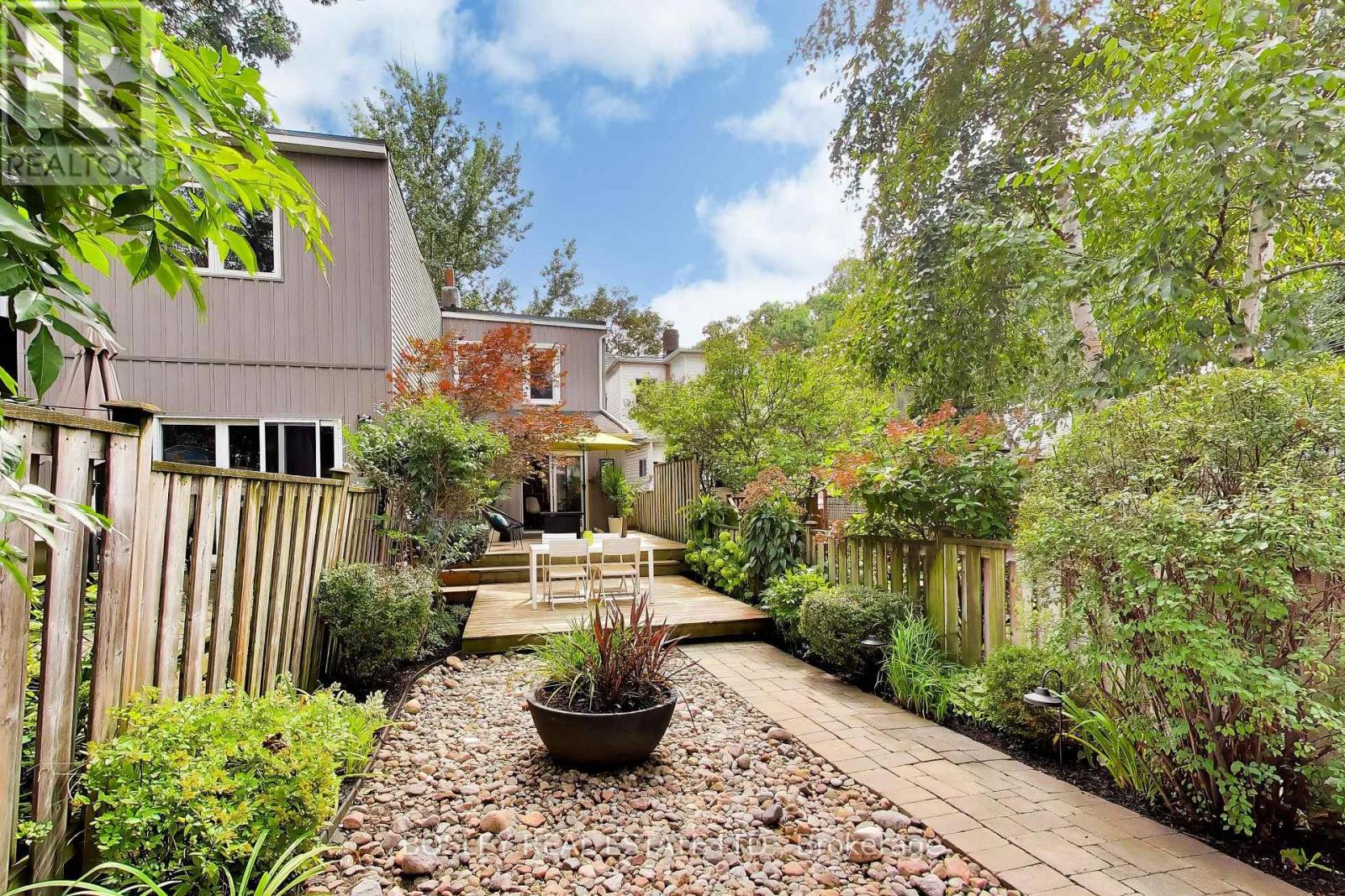 188 OAKCREST AVENUE - 32
