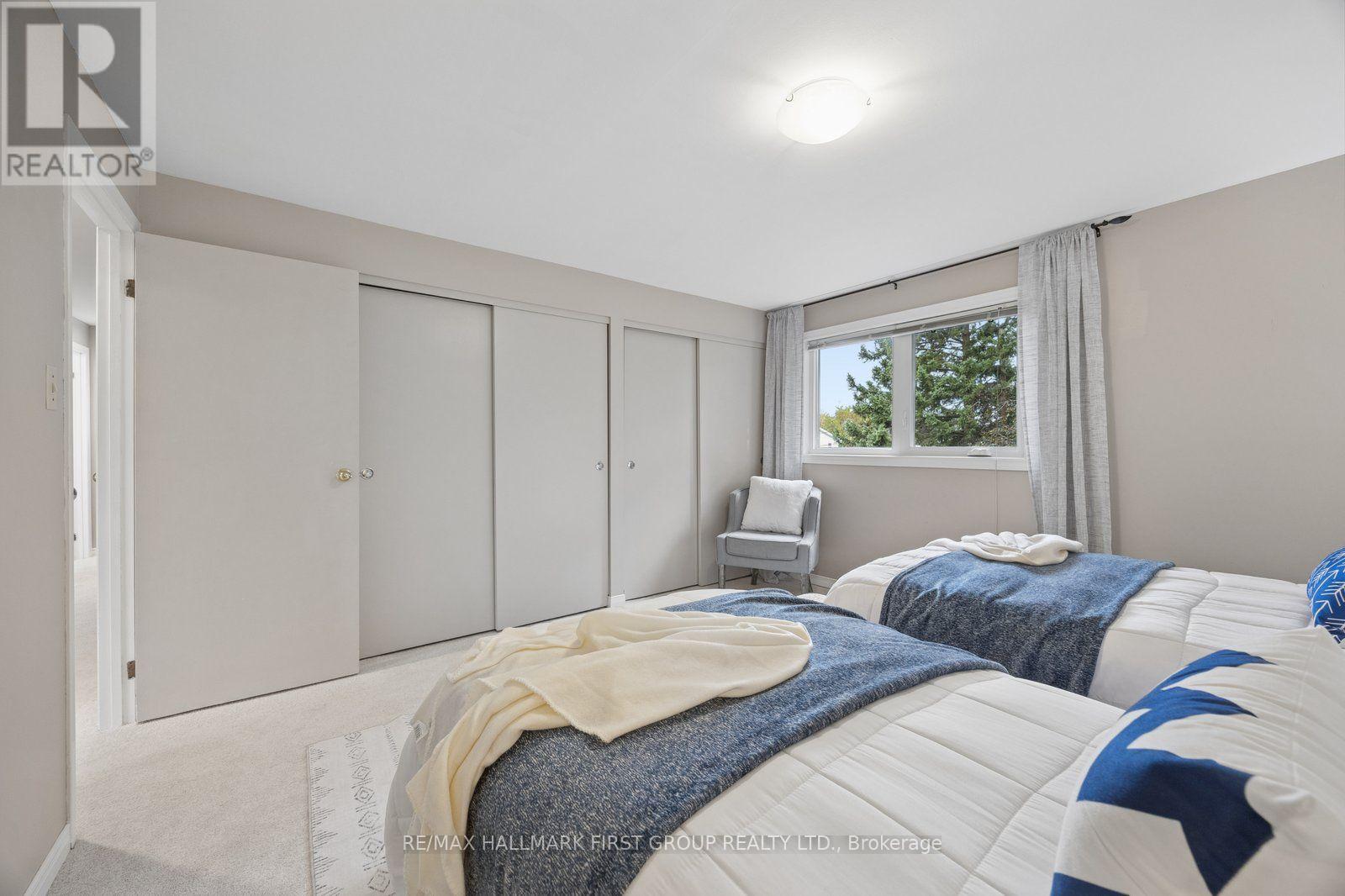 920 ESSA CRESCENT - 28