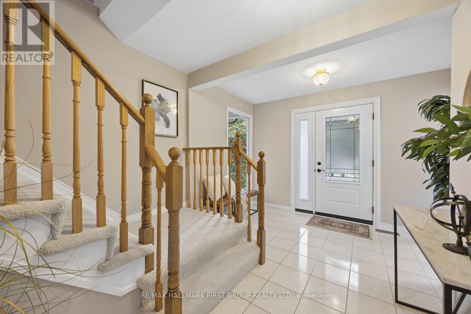 920 ESSA CRESCENT - 3