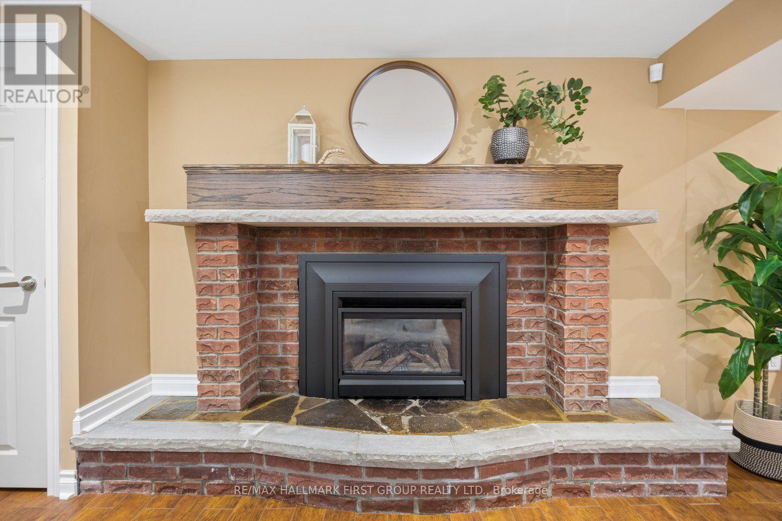 920 ESSA CRESCENT - 36