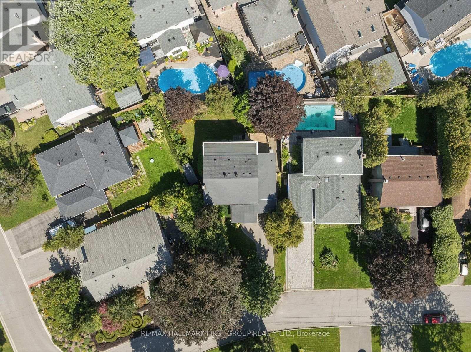 920 ESSA CRESCENT - 40