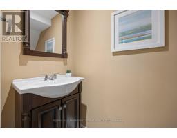 920 Essa Crescent, Pickering, ON L1W2J1 Photo 9