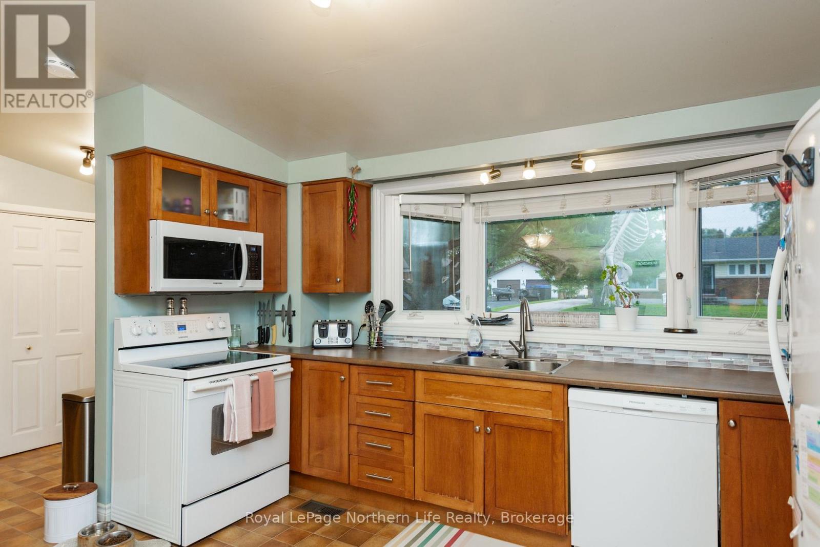 763 EASTWOOD AVENUE - 5