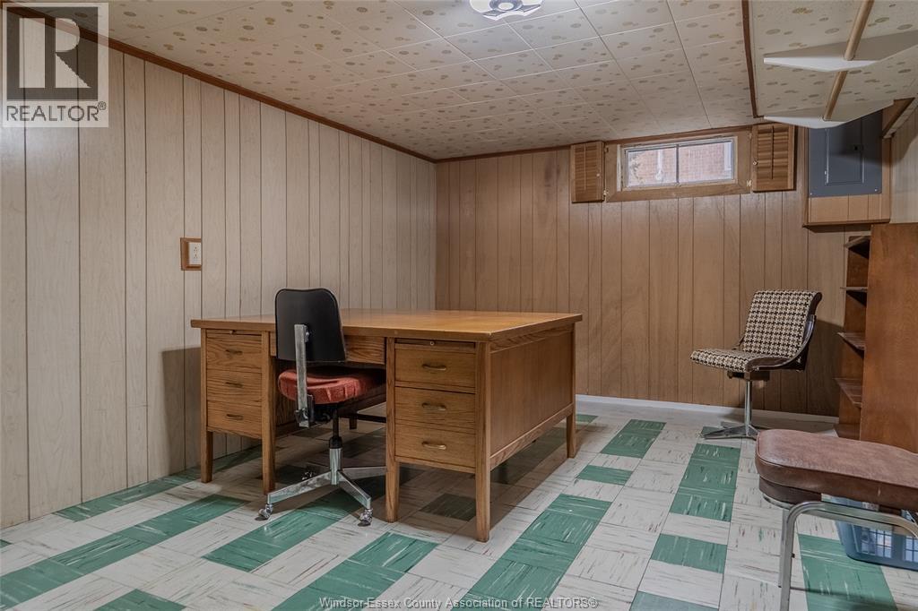 1051 Grand Marais ROAD West - Image 24