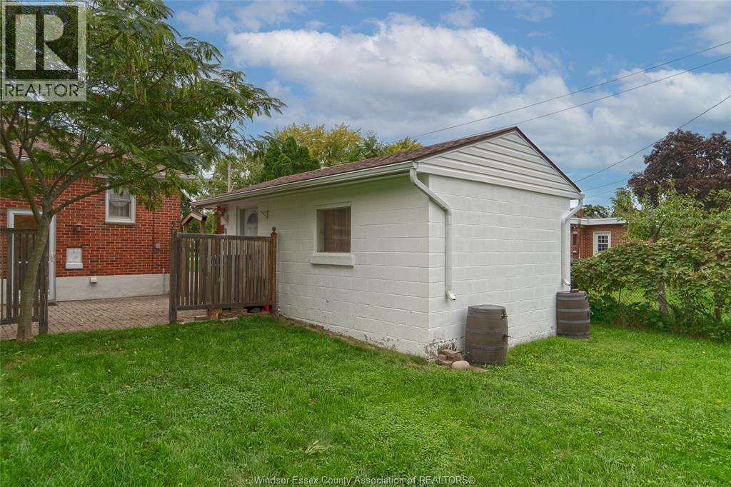 1051 Grand Marais ROAD West - Image 31