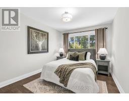 22 Baycrest Drive, Barrie, ON L4M7C7 Photo 24