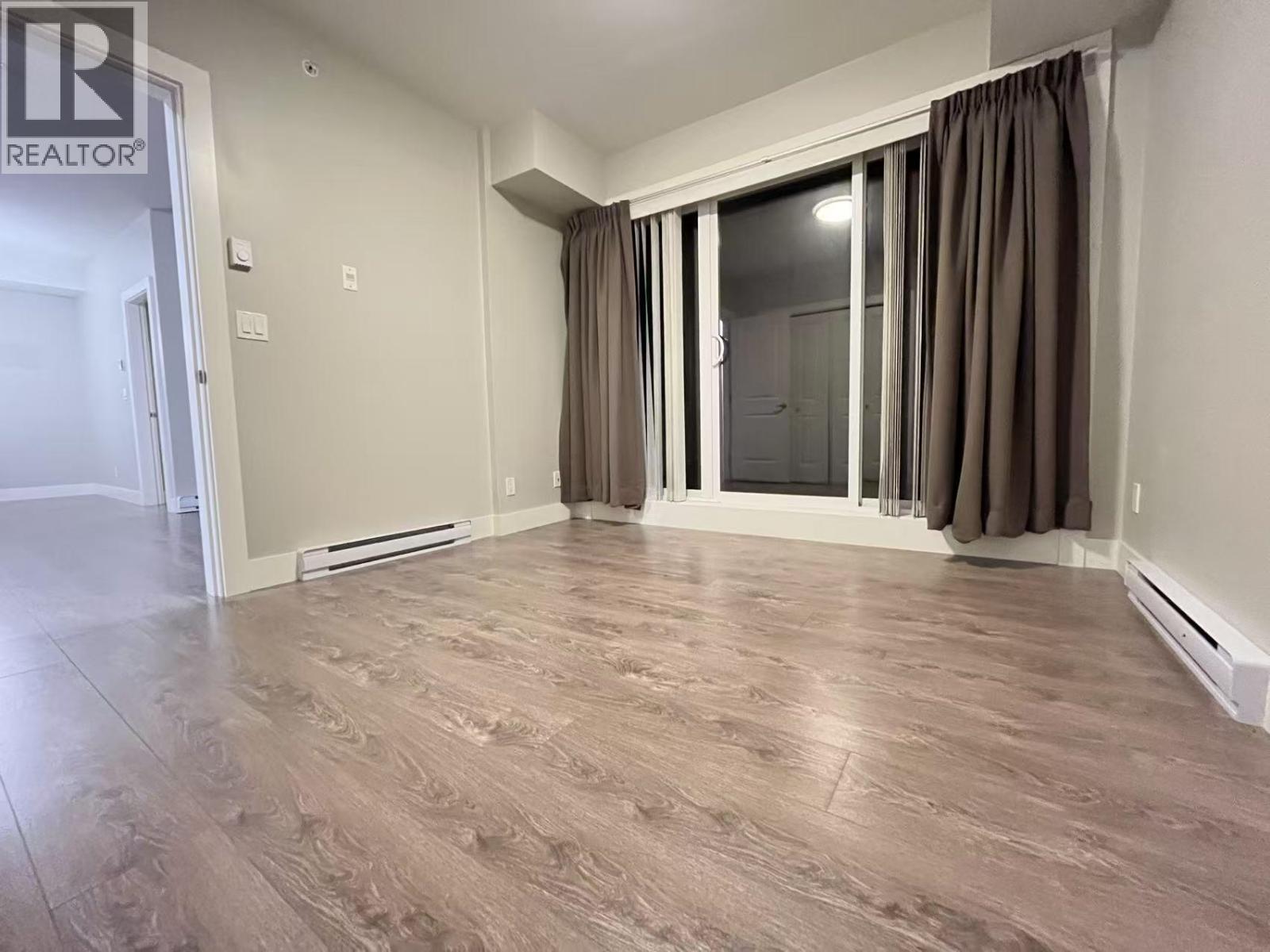 #305 7377 14TH Avenue, Burnaby, British Columbia, V3N1Z7, Burnaby, British Columbia — photo 4 of 5