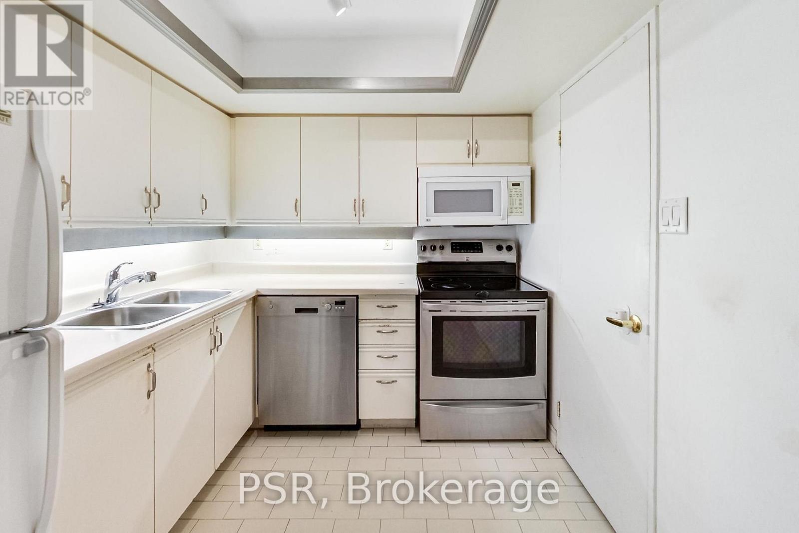 #510 65 SCADDING AVENUE - 4