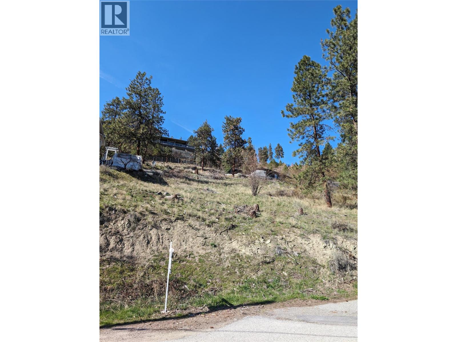 4258 4th Avenue, Peachland, British Columbia, V0H1X5, Peachland, British Columbia — photo 2 of 5