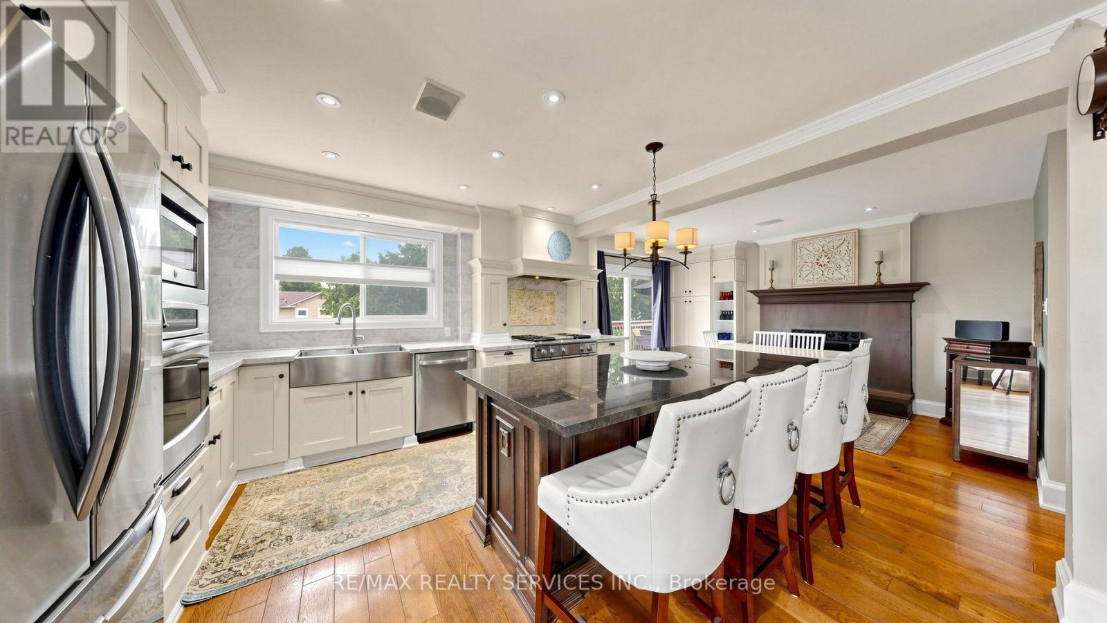 319 DINGLE COURT - 11