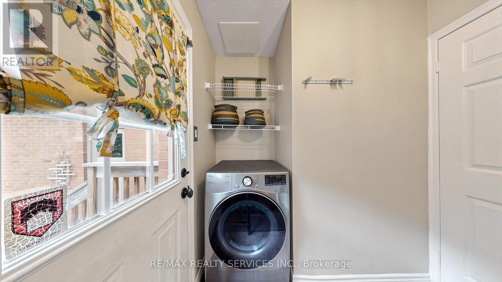 319 DINGLE COURT - 16