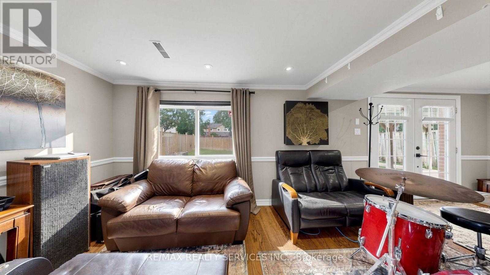 319 DINGLE COURT - 30