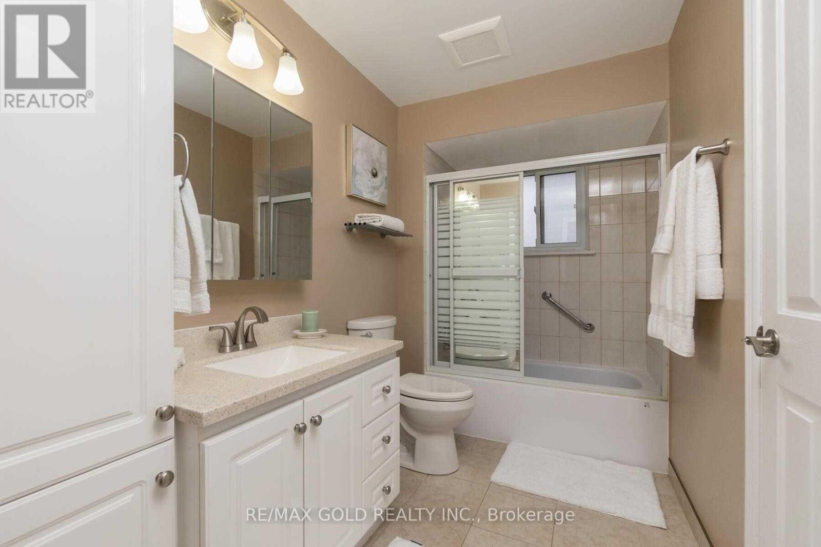 32 GLENFOREST ROAD - 13