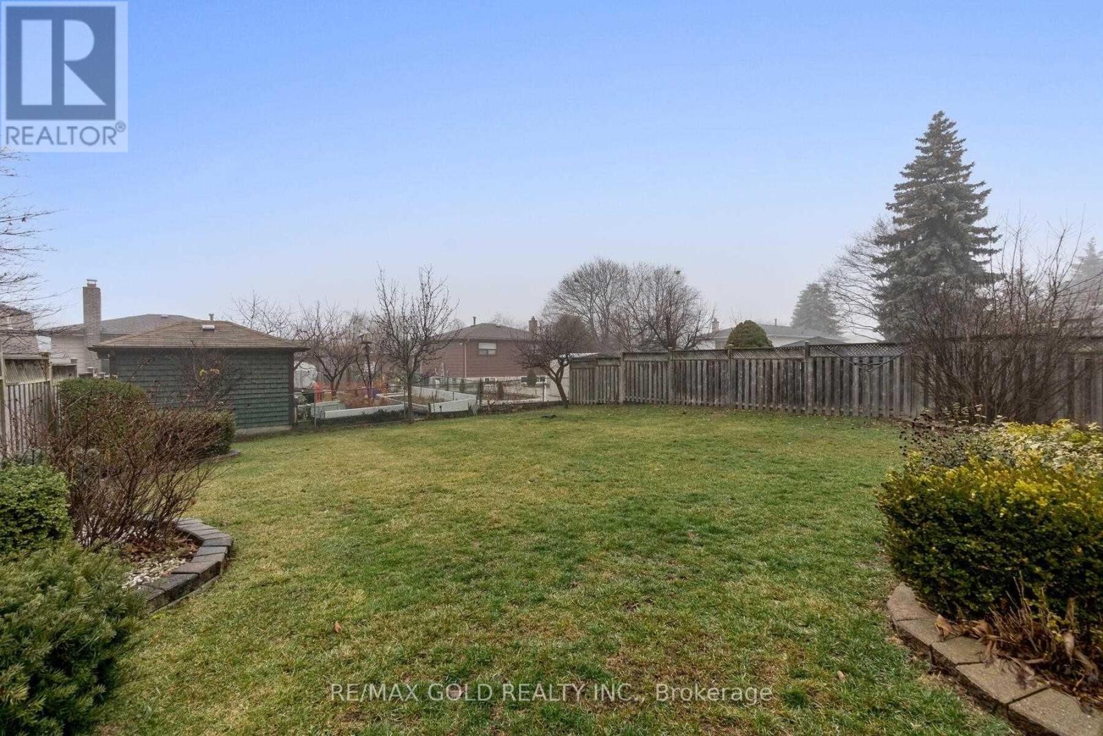 32 GLENFOREST ROAD - 20