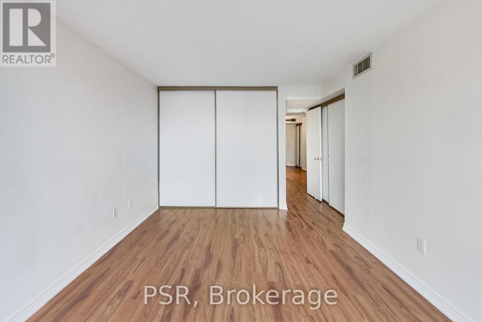 #510 65 SCADDING AVENUE - 26