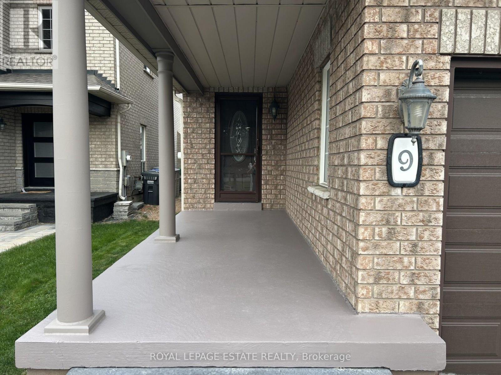 9 Brookstone Court, Caledon, Ontario, L7C1C7, Caledon, Ontario — photo 2 of 5