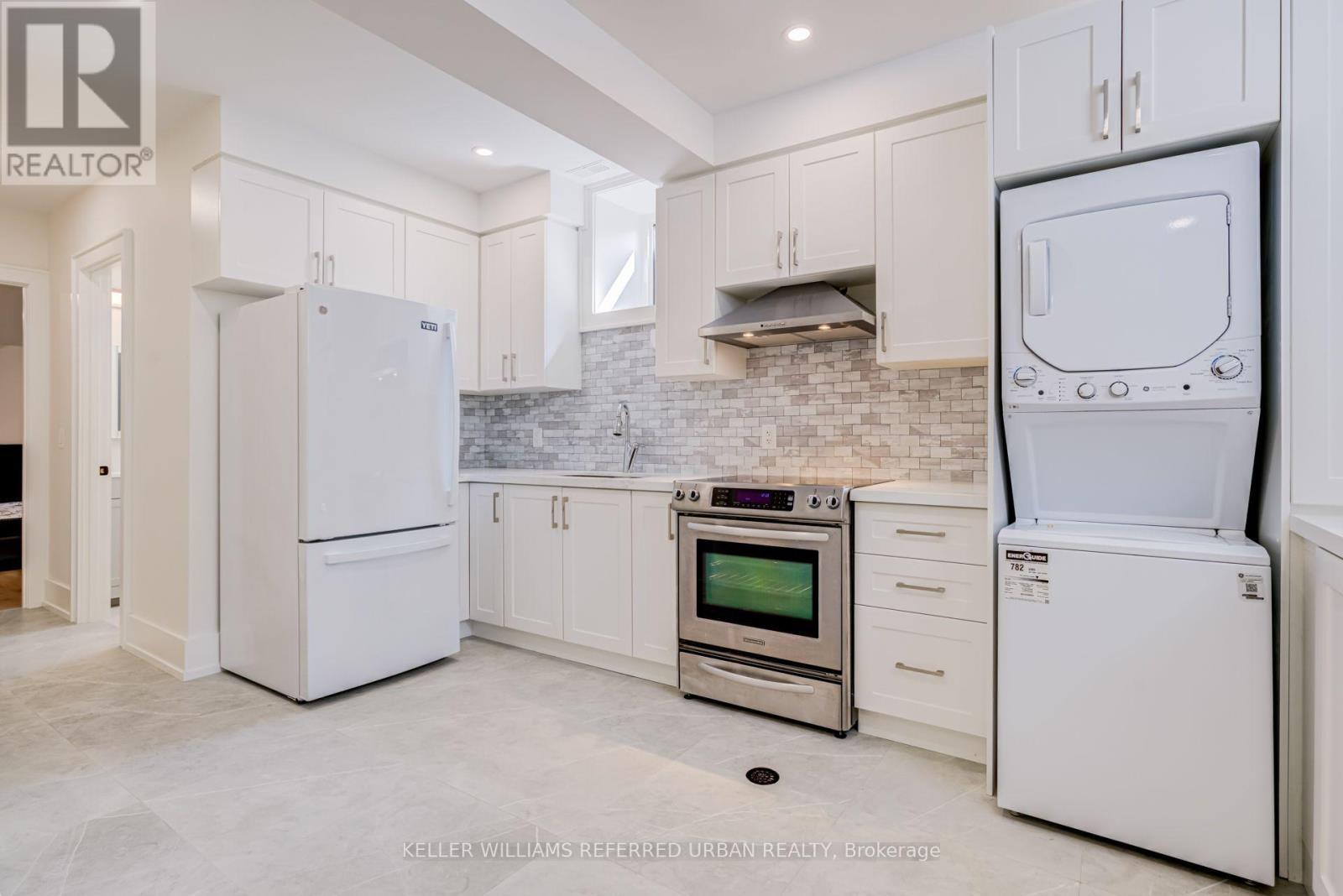 5 BRADBURY CRESCENT - 43