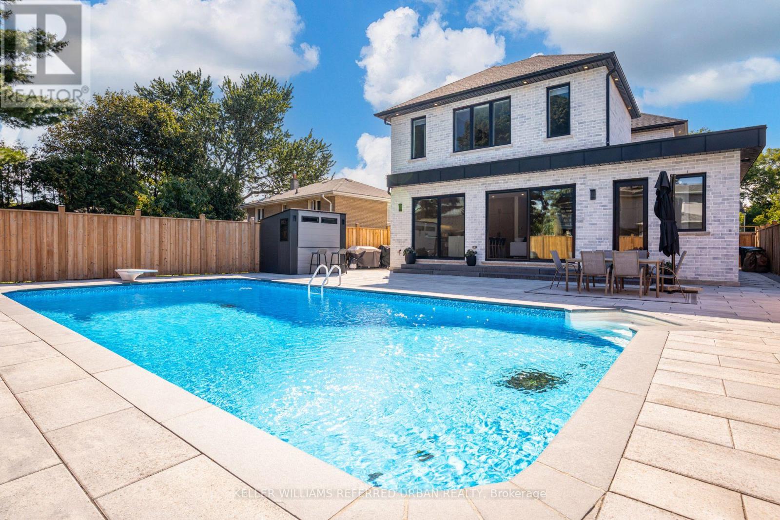 5 BRADBURY CRESCENT - 48