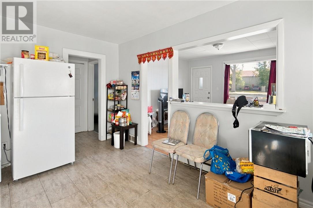 1261 Notre-Dame Avenue, Sudbury, Ontario, P3A2T8, Sudbury, Ontario — photo 4 of 5