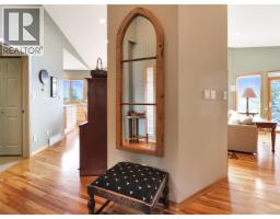 4pc Ensuite bath - 2360/2380 95 Highway, Spillimacheen, BC V0A1P0 Photo 6