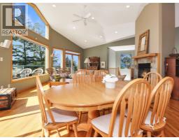 4pc Bathroom - 2360/2380 95 Highway, Spillimacheen, BC V0A1P0 Photo 10