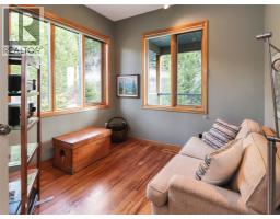 Bedroom - 2360/2380 95 Highway, Spillimacheen, BC V0A1P0 Photo 8