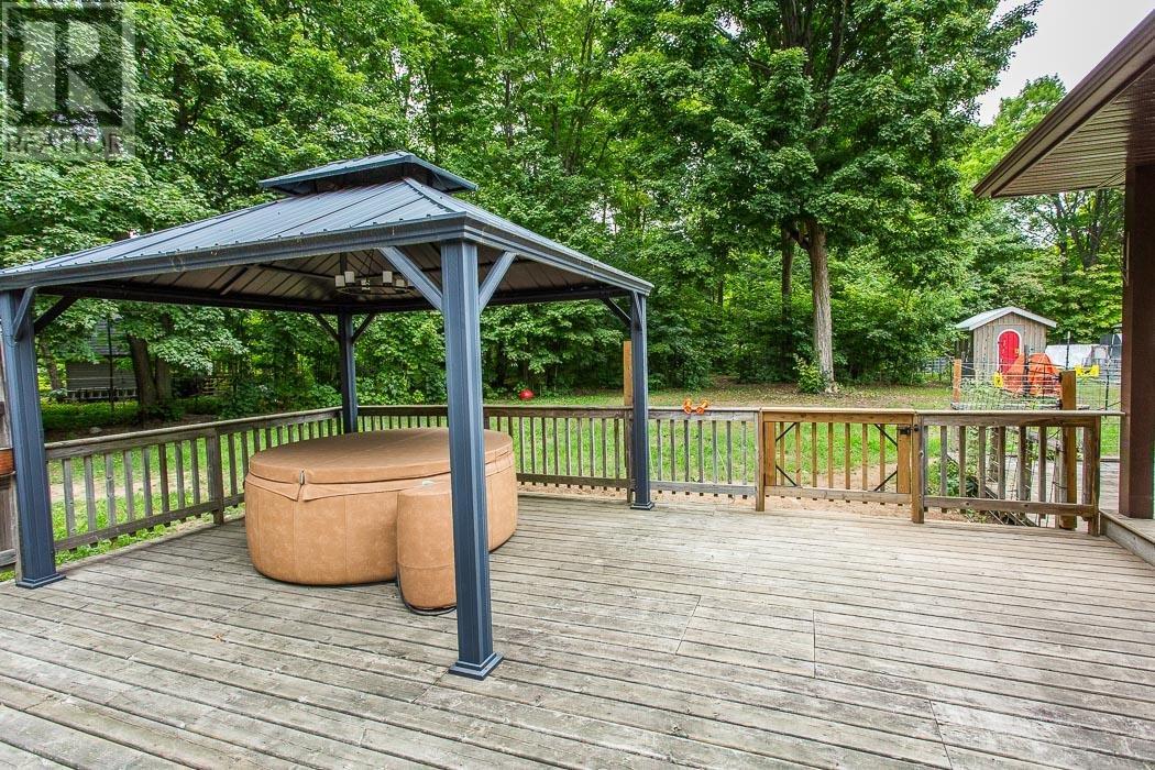 108 McQueen RD - 32