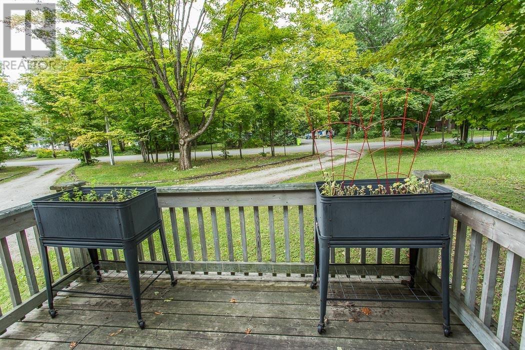 108 McQueen RD - 33