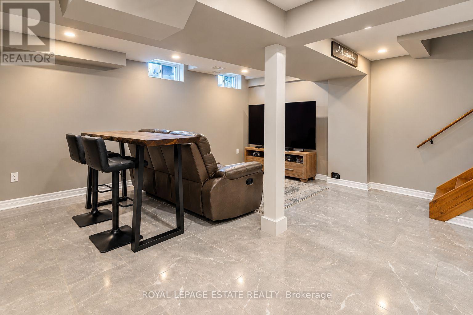 9 BROOKSTONE COURT - 20