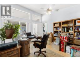 Living room - 409 33rd Avenue, Creston, BC V0B1G1 Photo 12