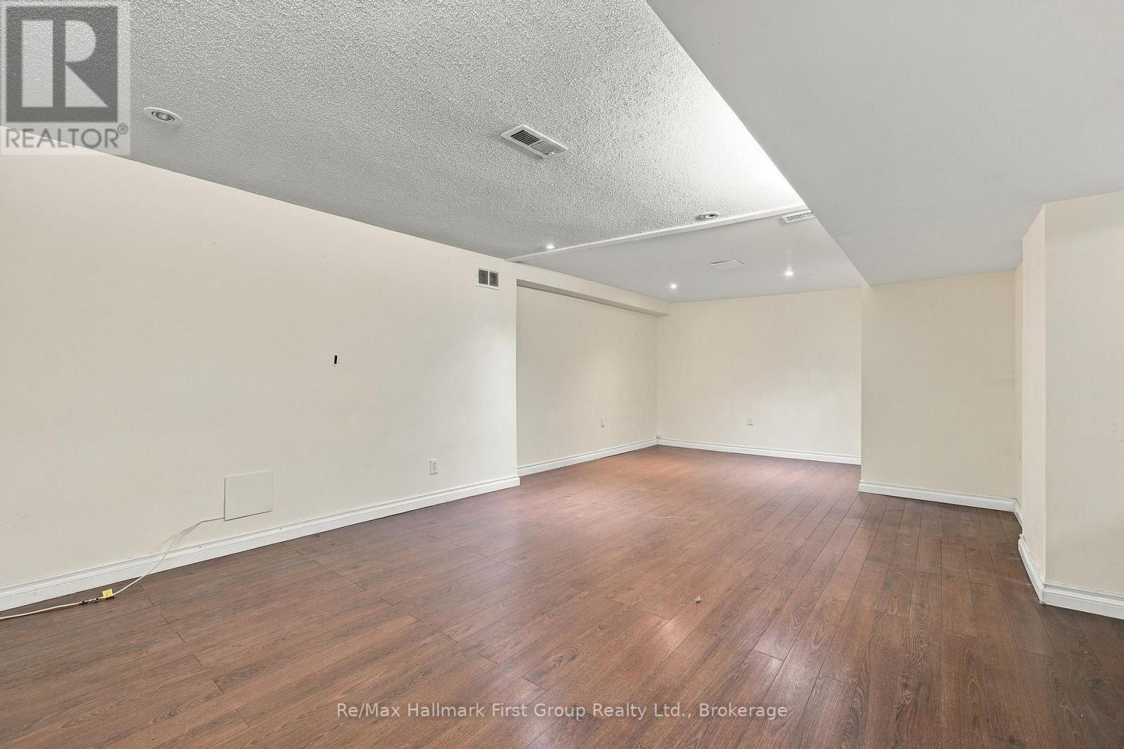 31 FIRST AVENUE - 21