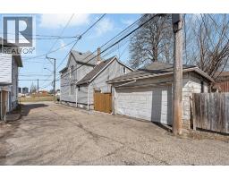 559 Assumption, Windsor, ON N9A3B3 Photo 32