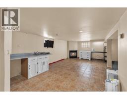 559 Assumption, Windsor, ON N9A3B3 Photo 17
