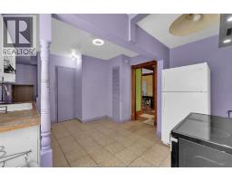 559 Assumption, Windsor, ON N9A3B3 Photo 16