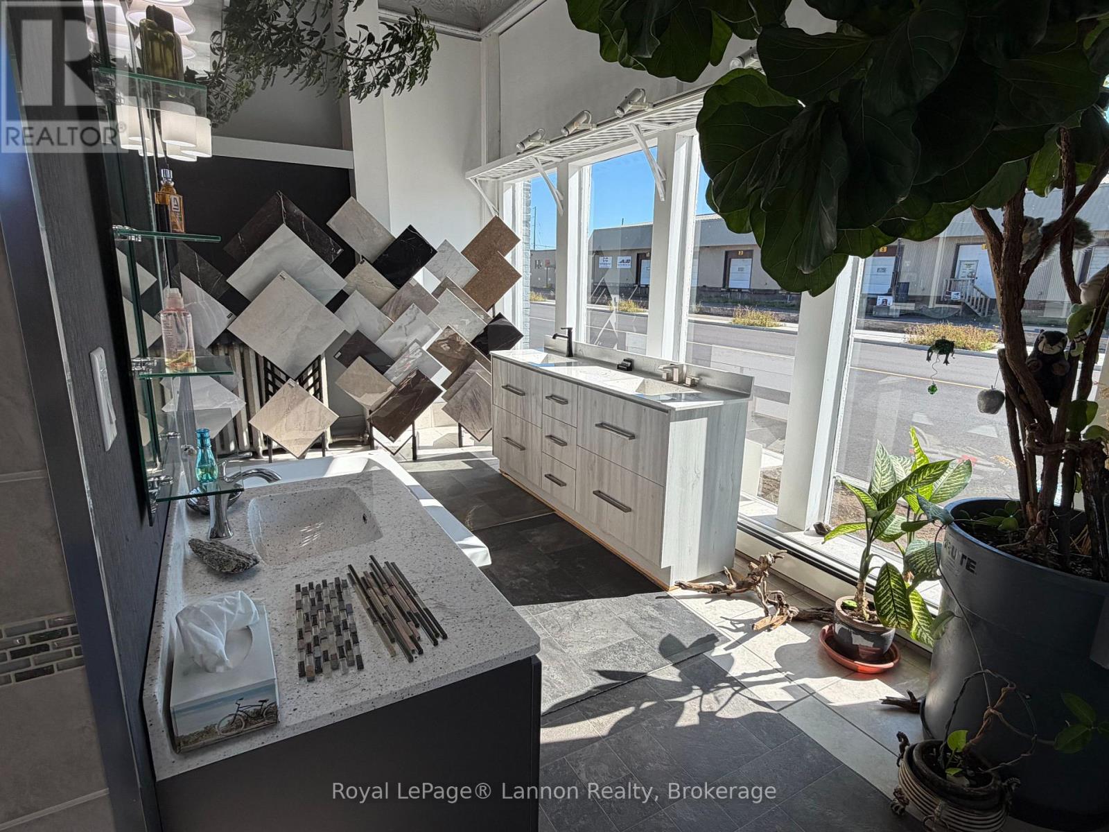 325 SIMPSON STREET, Thunder Bay (East End) — photo 4