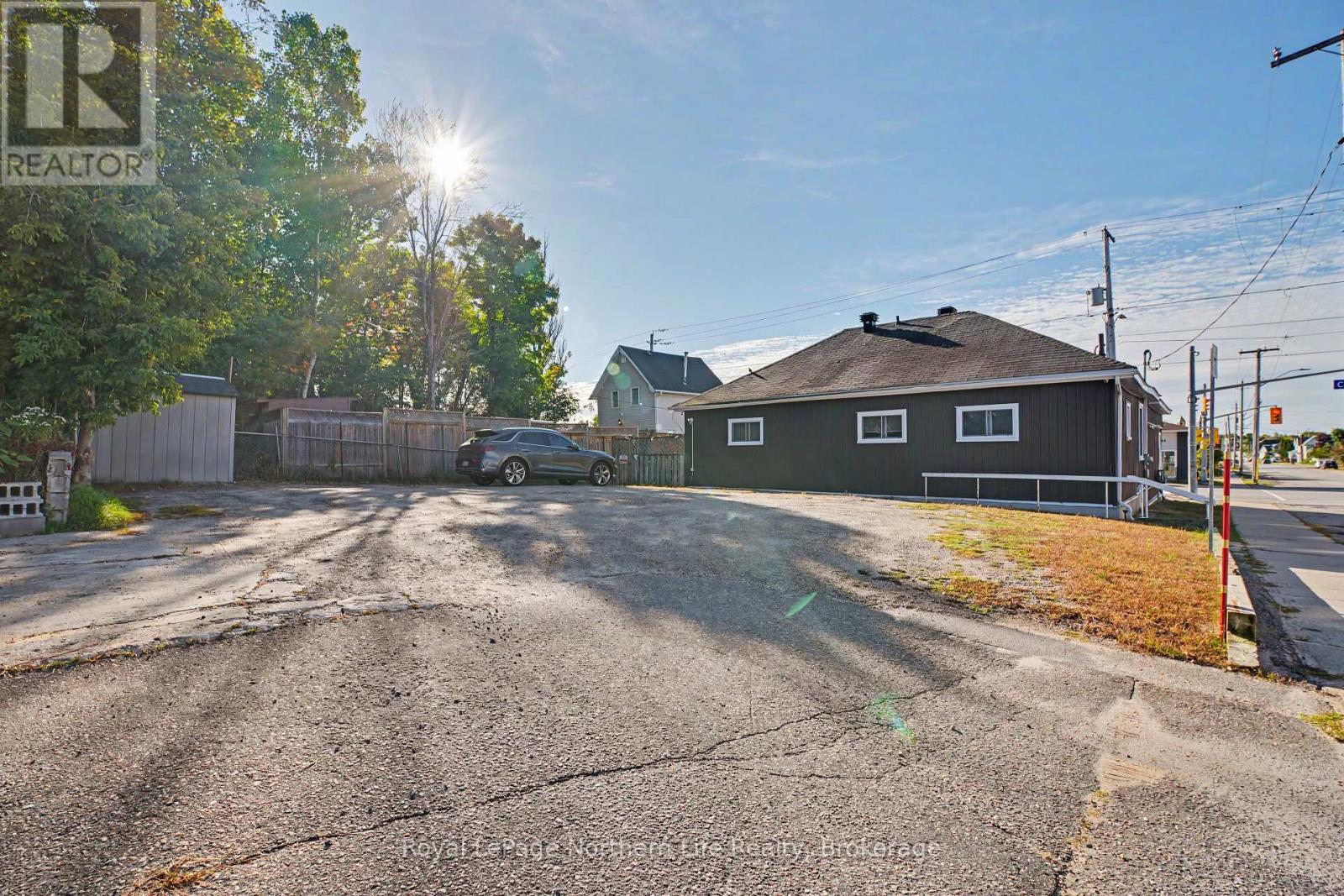 1 - 1210 CASSELLS STREET, North Bay (Central) — photo 6