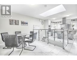 Kitchen - 122 Elvaston Drive, Toronto, ON M4A1N6 Photo 10