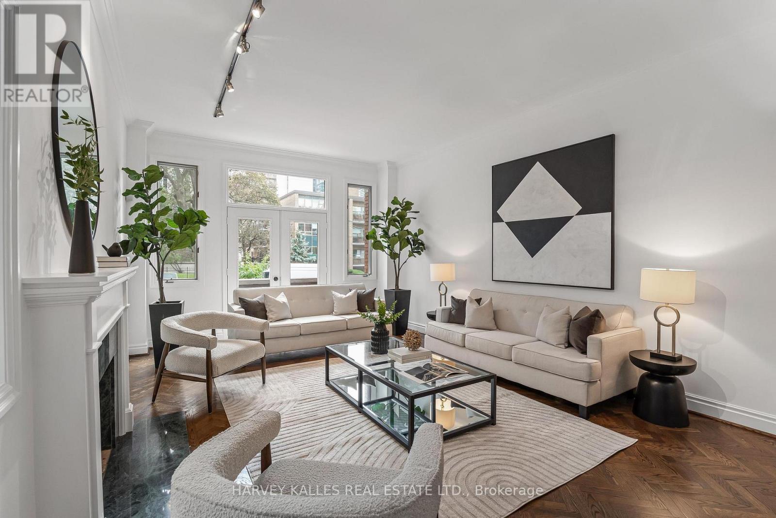142 KEEWATIN AVENUE - 4