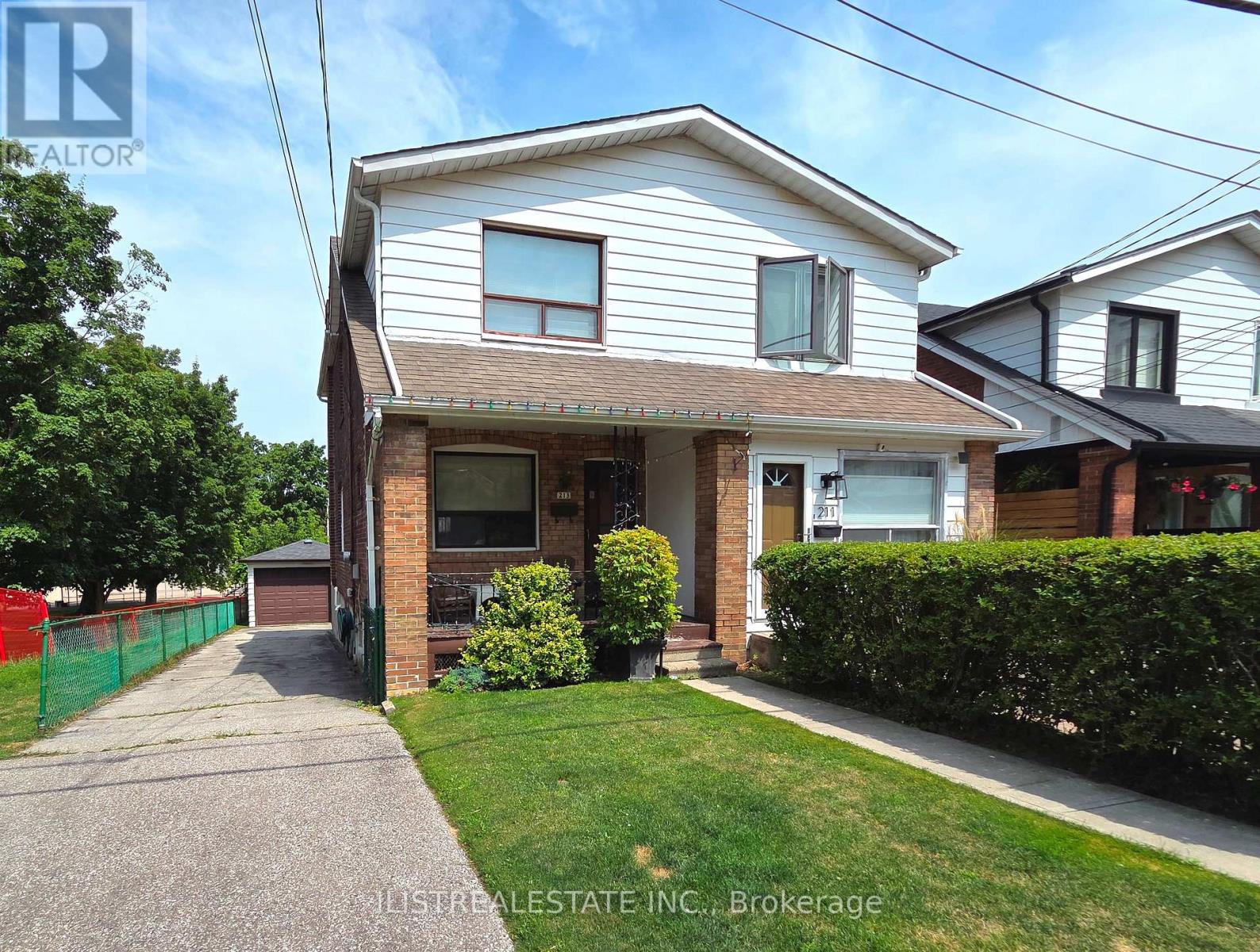 Photo of 213 Blantyre Avenue