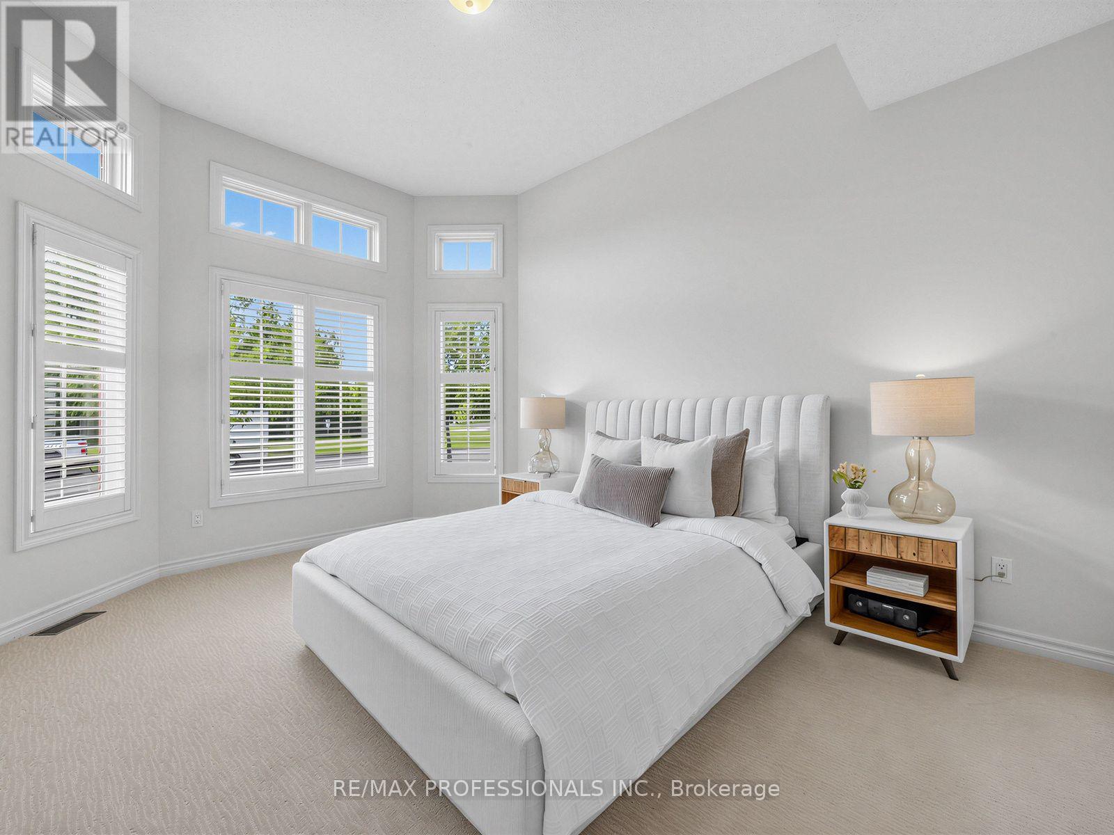 360 BRITANNIA AVENUE E - Image 30