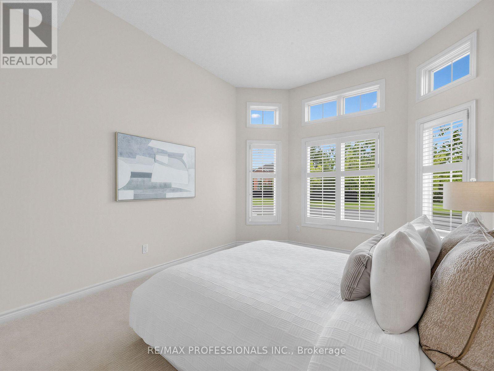 360 BRITANNIA AVENUE E - Image 31