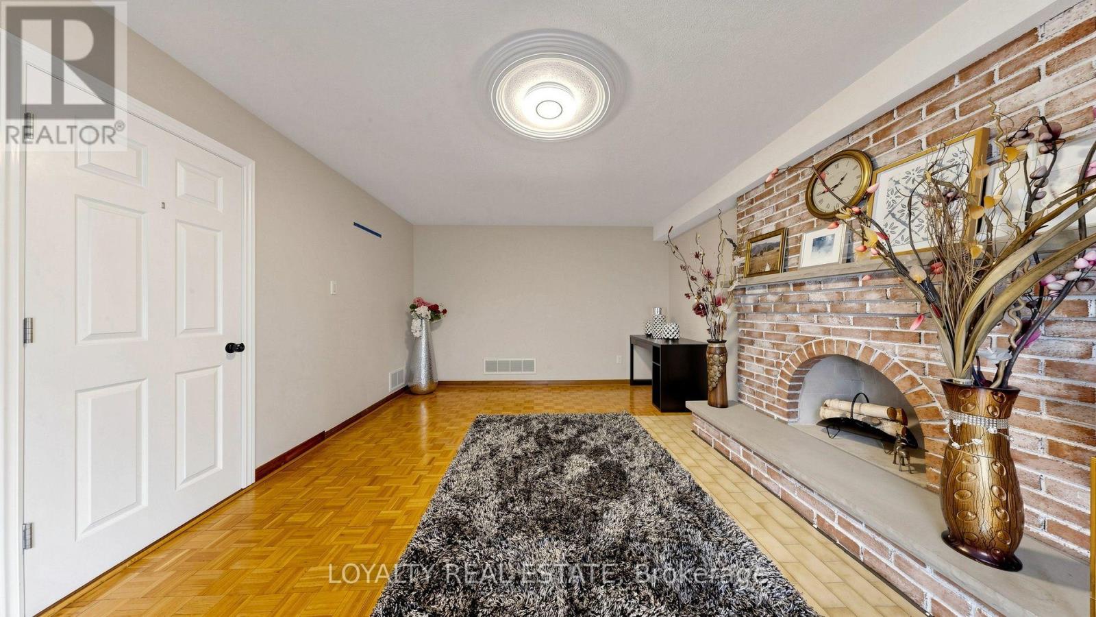 Photo of 3435 ELLESMERE ROAD