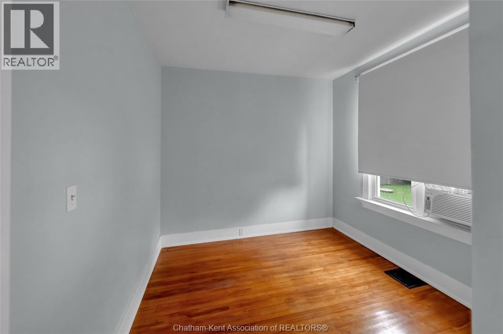 121 Cornhill STREET - Image 24