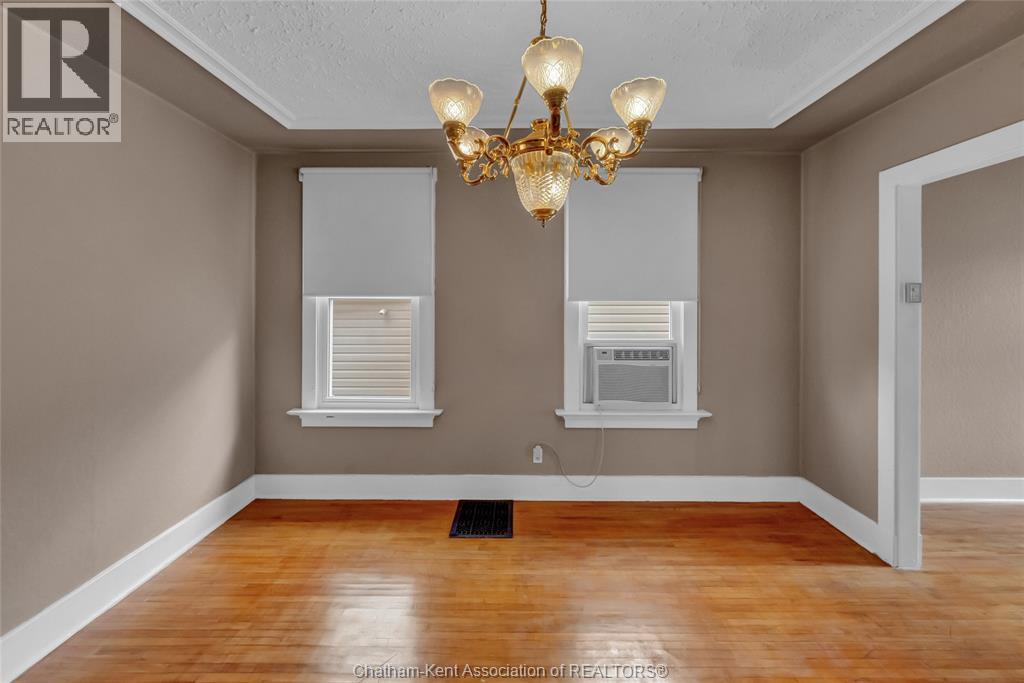 121 Cornhill STREET - 12