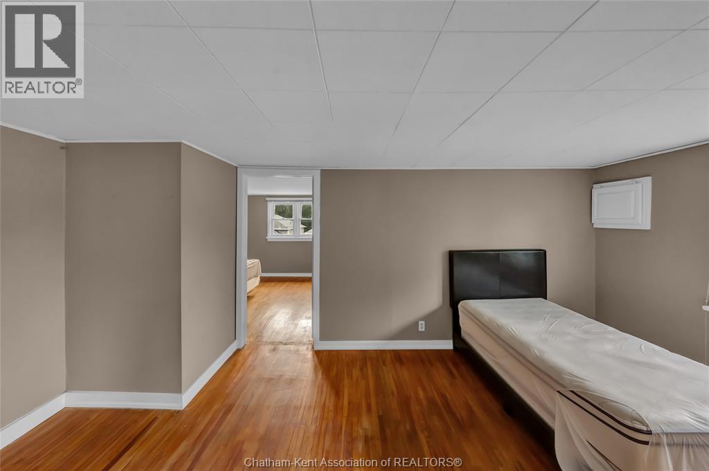 121 Cornhill STREET - 35