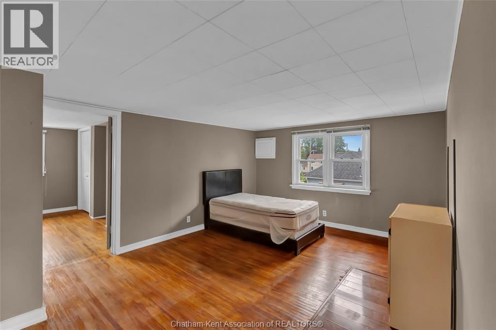 121 Cornhill STREET - 33