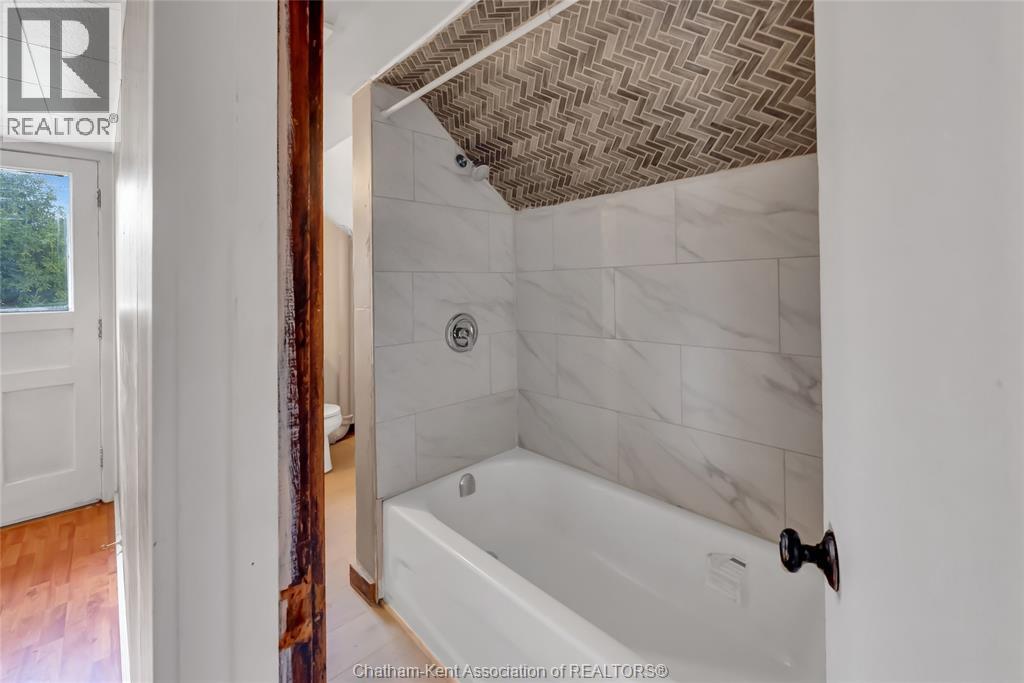 121 Cornhill STREET - Image 32